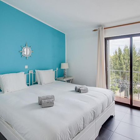 Апартаменты Seaside Retreat With Pool, Ac, And Fast Wi-Fi Албуфейра Экстерьер фото