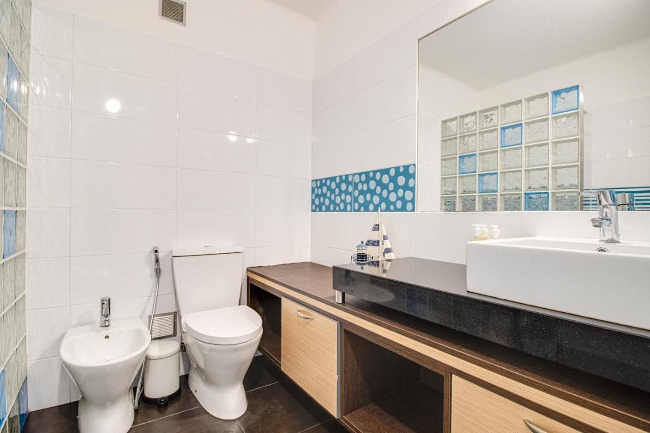 Апартаменты Seaside Retreat With Pool, Ac, And Fast Wi-Fi Албуфейра Экстерьер фото
