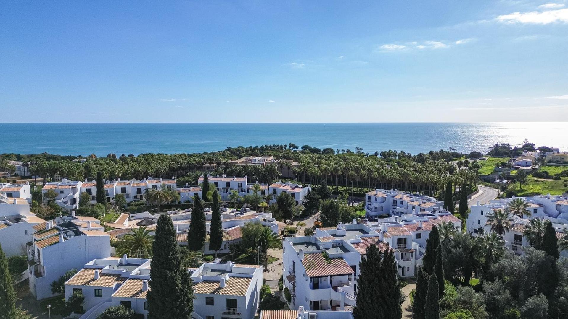 Апартаменты Seaside Retreat With Pool, Ac, And Fast Wi-Fi Албуфейра Экстерьер фото