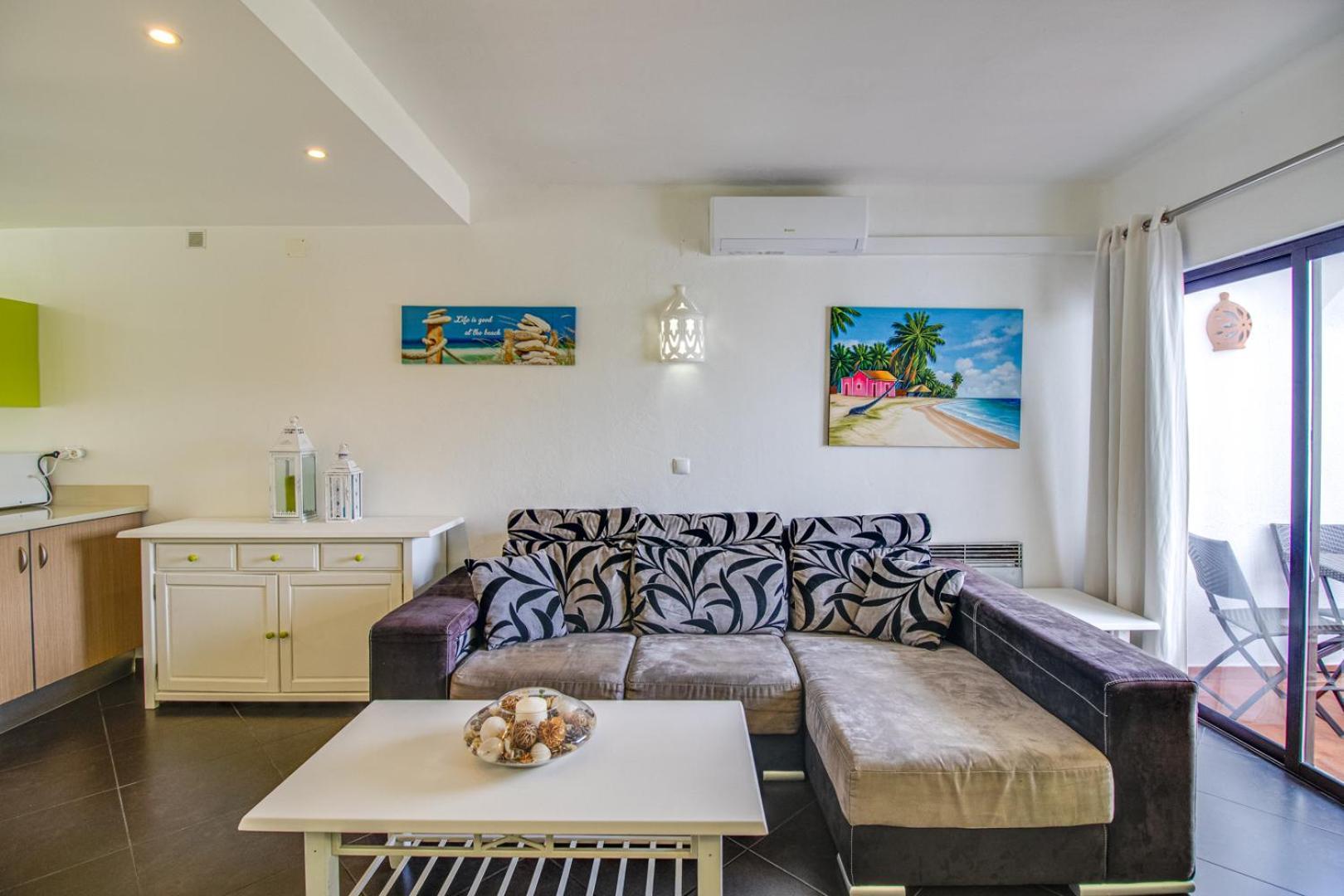 Апартаменты Seaside Retreat With Pool, Ac, And Fast Wi-Fi Албуфейра Экстерьер фото